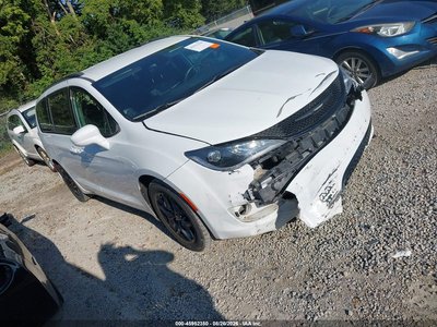 2C4RC1BG7JR****** 2018 Chrysler Pacifica