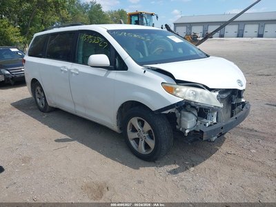 5TDKK3DC2BS****** 2011 Toyota Sienna