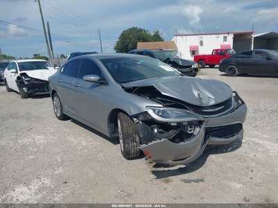 1C3CCCAB7FN****** 2015 Chrysler 200