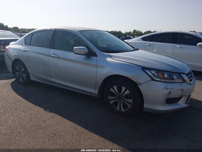 1HGCR2F36DA****** 2013 Honda Accord