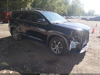 5TDJZRFH0JS****** 2018 Toyota Highlander