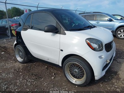 WMEFJ5DA4GK****** 2016 Smart Fortwo