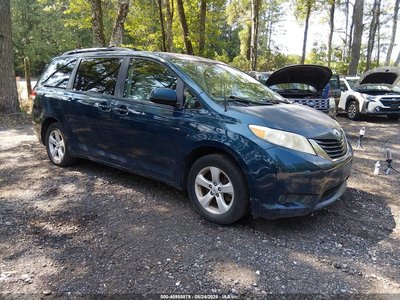 5TDKK3DC6BS****** 2011 Toyota Sienna