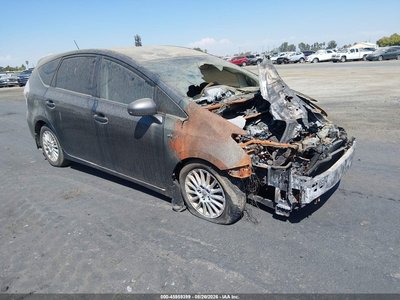 JTDZN3EU6EJ****** 2014 Toyota Prius V