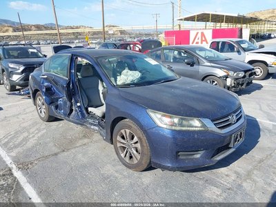 1HGCR2F32FA****** 2015 Honda Accord