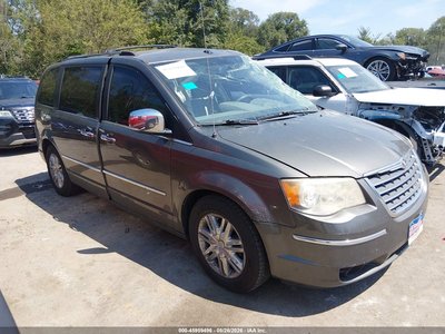 2010 Chrysler Town & Country