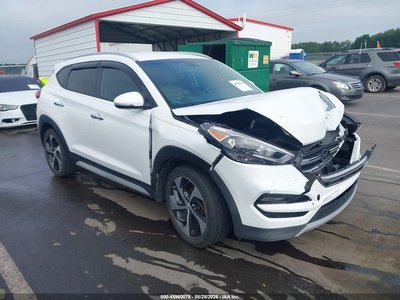 KM8J33A22HU****** 2017 Hyundai Tucson