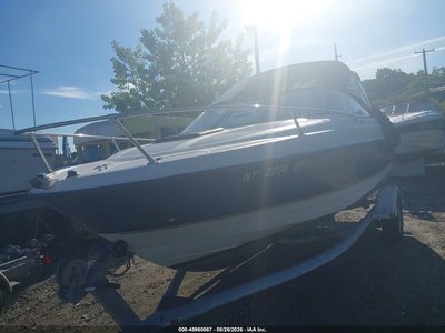 2003 Bayliner Cuddy Cabin