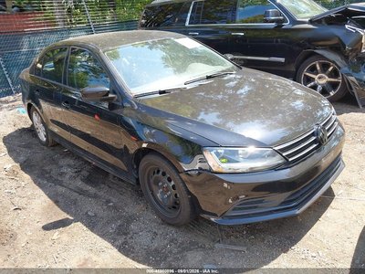 3VW2B7AJ3JM****** 2018 Volkswagen Jetta