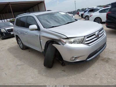 5TDYK3EH1DS****** 2013 Toyota Highlander