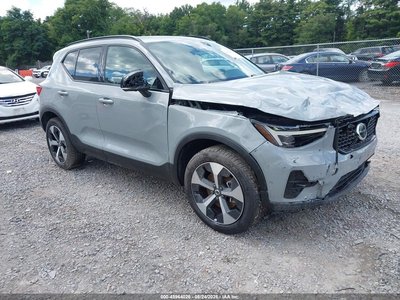 YV4L12UC3T2****** 2026 Volvo XC40