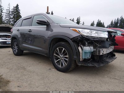 5TDJZRFH2KS****** 2019 Toyota Highlander