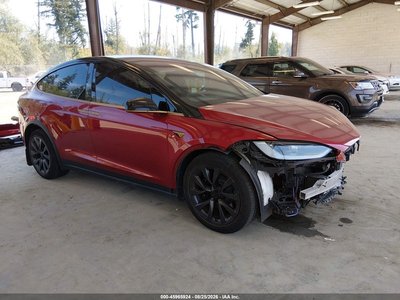 7SAXCDE5XRF****** 2024 Tesla Model X
