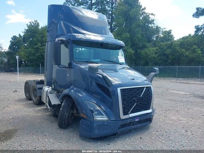 4V4WC9EG0LN****** 2020 Volvo VNR
