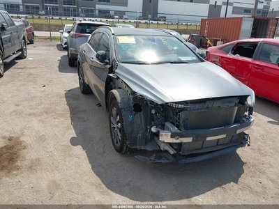 SJKCH5CR3HA****** 2017 Infiniti QX30
