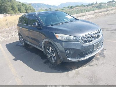 5XYPHDA59KG****** 2019 Kia Sorento