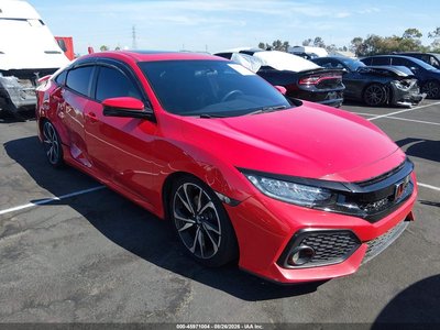 2HGFC1E58JH****** 2018 Honda Civic