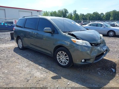 5TDYK3DC9DS****** 2013 Toyota Sienna