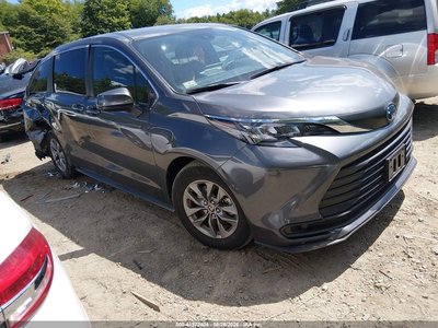 5TDKRKECXSS****** 2025 Toyota Sienna