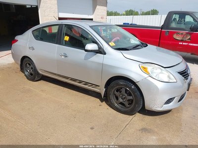 3N1CN7AP9CL****** 2012 Nissan Versa