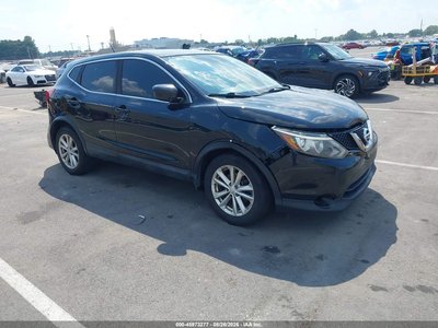JN1BJ1CP9HW****** 2017 Nissan Rogue Sport