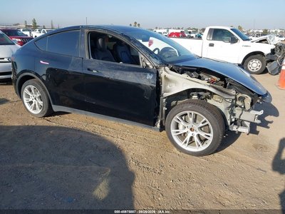 7SAYGDEE9NF****** 2022 Tesla Model Y