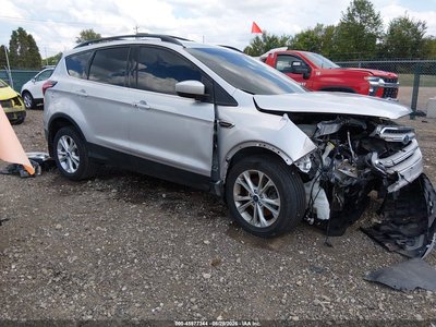 1FMCU9HD8KU****** 2019 Ford Escape