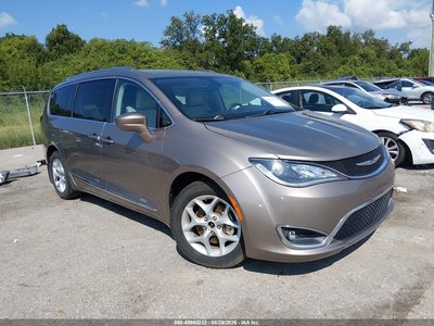 2C4RC1EG7HR****** 2017 Chrysler Pacifica
