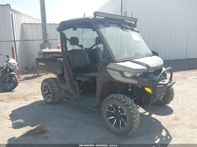 3JBUGAP49HK****** 2017 Can-Am Defender