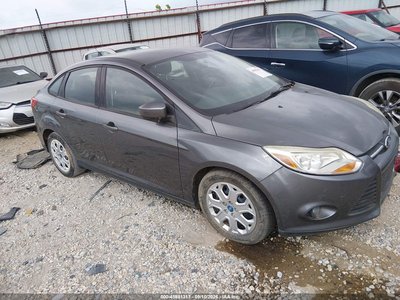 1FAHP3F24CL****** 2012 Ford Focus