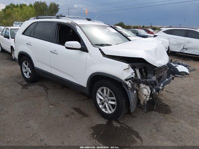 5XYKT3A65EG****** 2014 Kia Sorento