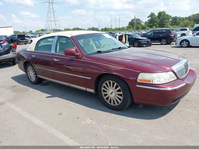 2004 Lincoln Town Car