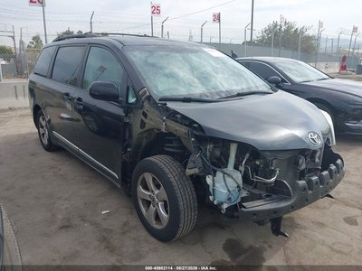 5TDKK3DC9DS****** 2013 Toyota Sienna