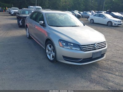 1VWBN7A3XDC****** 2013 Volkswagen Passat