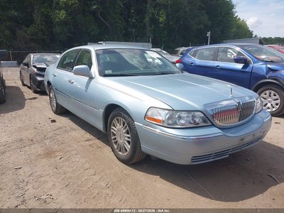 2LNHM82V39X****** 2009 Lincoln Town Car