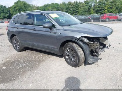 3VV2B7AXXNM****** 2022 Volkswagen Tiguan