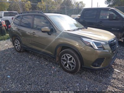 JF2SKAEC1NH****** 2022 Subaru Forester