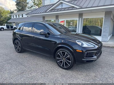WP1AE2AY5KD****** 2019 Porsche Cayenne E-hybrid