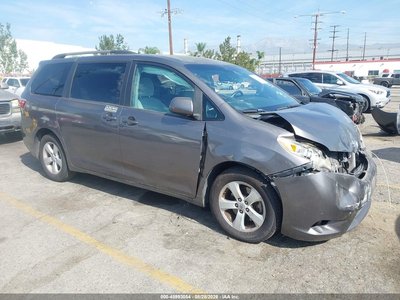 5TDKK3DC3FS****** 2015 Toyota Sienna