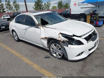 JN1CV6APXFM****** 2015 Infiniti Q40