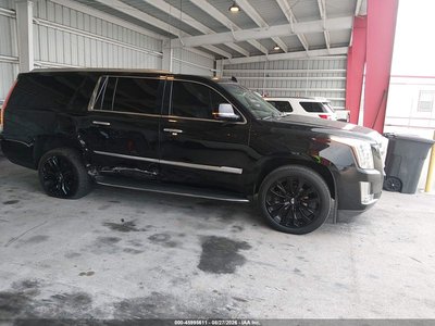 1GYS3HKJ8GR****** 2016 Cadillac Escalade ESV