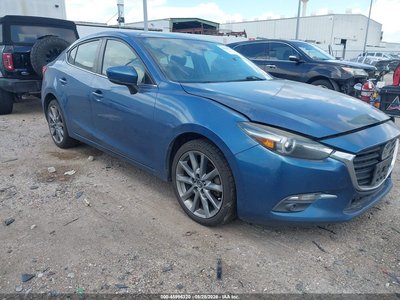 3MZBN1W38JM****** 2018 Mazda 3