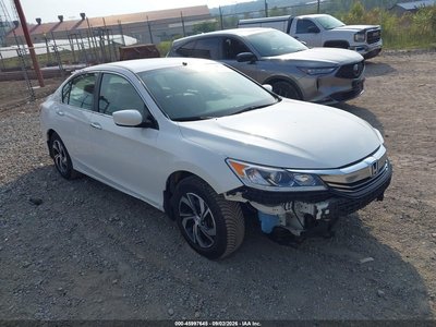 1HGCR2F36HA****** 2017 Honda Accord