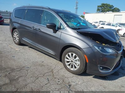 2C4RC1EG6JR****** 2018 Chrysler Pacifica