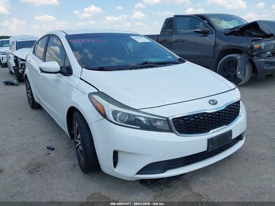 3KPFK4A75JE****** 2018 Kia Forte