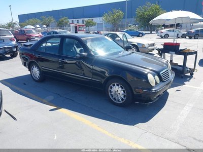 WDBJF65J6YB****** 2000 Mercedes-Benz E-Class