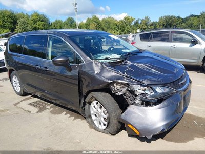 2020 Chrysler Voyager