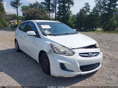 KMHCT5AE0DU****** 2013 Hyundai Accent
