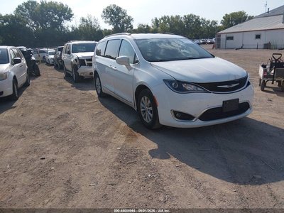 2C4RC1BG5HR****** 2017 Chrysler Pacifica