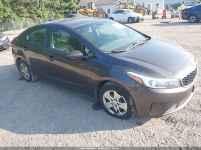 3KPFK4A71JE****** 2018 Kia Forte